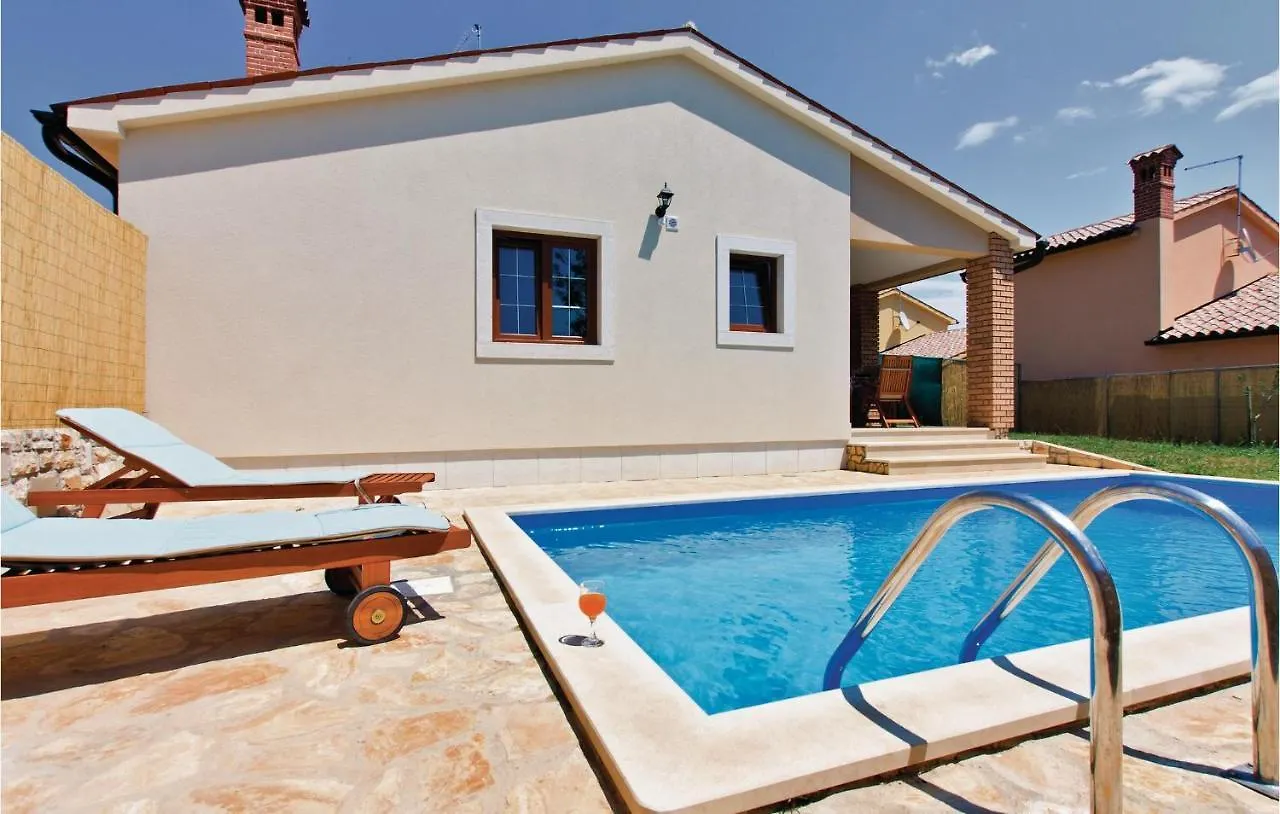 Holiday home 2 Bedroom Beautiful Home In Liznjan Croatia