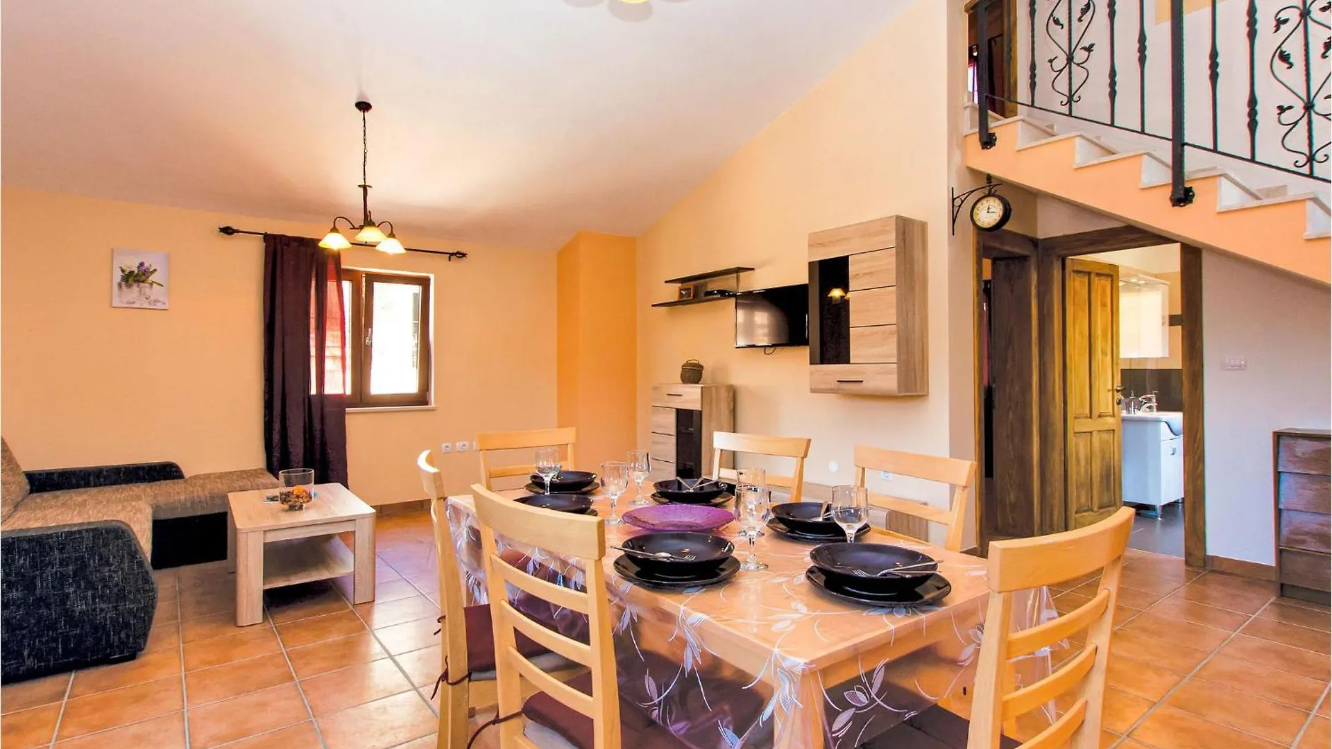 2 Bedroom Beautiful Home In Liznjan 0*,