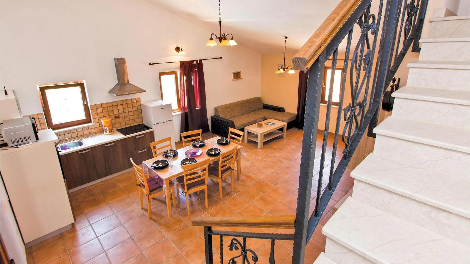 2 Bedroom Beautiful Home In Ližnjan