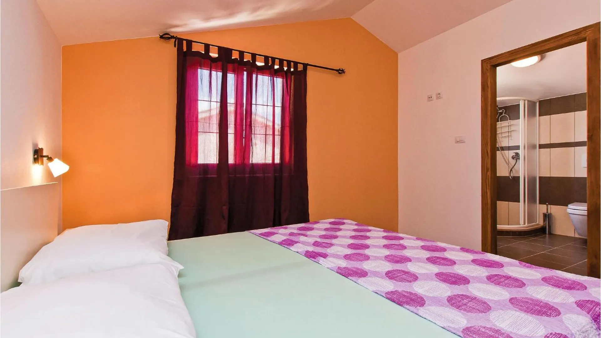2 Bedroom Beautiful Home In Liznjan Croatia